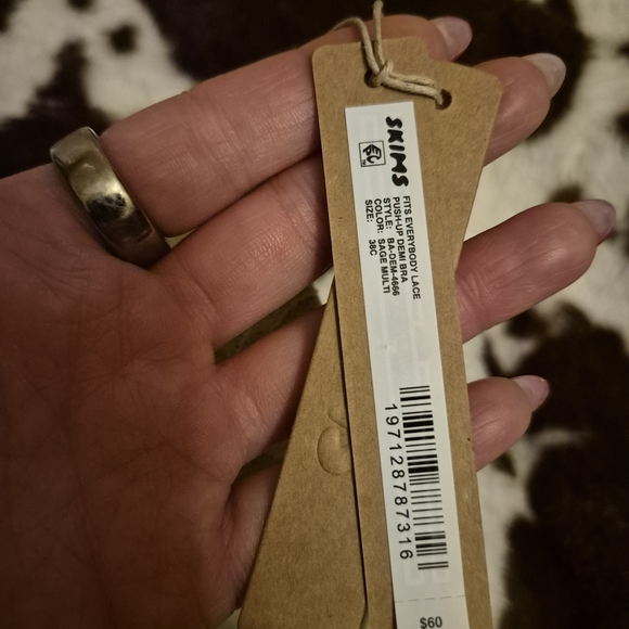 SKIMS Beige Lace Bra - Picture 3 of 3